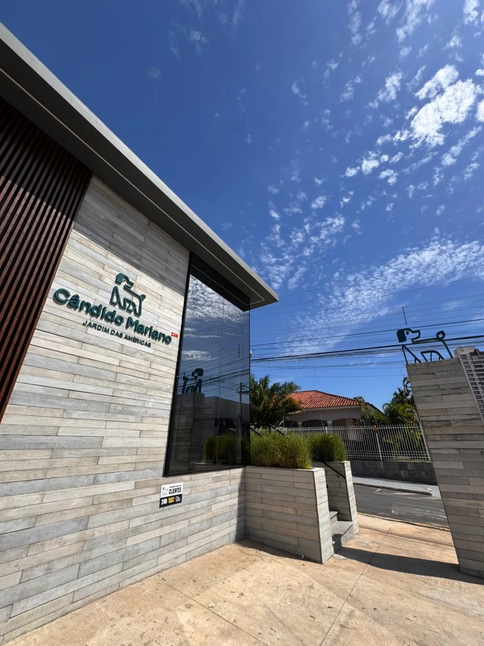 Fachada do Hospital Veterinário Cândido Mariano